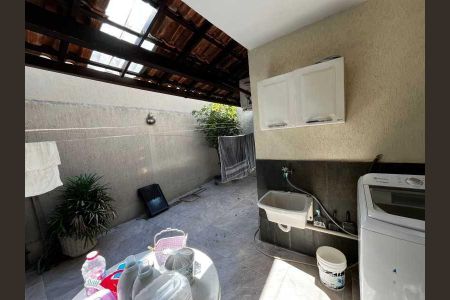 Casa de condomínio à venda com 273m², 3 quartos e 2 vagas