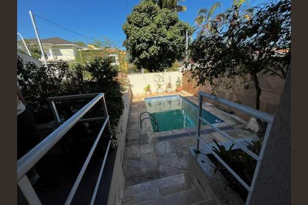 Casa de condomínio à venda com 273m², 3 quartos e 2 vagas