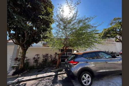 Casa de condomínio à venda com 273m², 3 quartos e 2 vagas