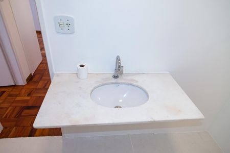 Studio à venda com 69m², 2 quartos e sem vaga Studio à venda com 69m², 2 quartos e sem vagaBanheiro social