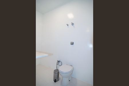Studio à venda com 69m², 2 quartos e sem vaga Studio à venda com 69m², 2 quartos e sem vagaBanheiro social