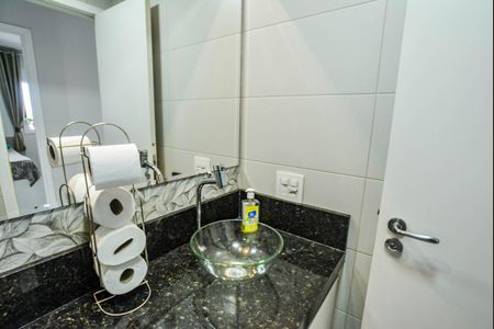 Apartamento à venda com 64m², 2 quartos e 1 vaga Apartamento à venda com 64m², 2 quartos e 1 vagaBanheiro Social