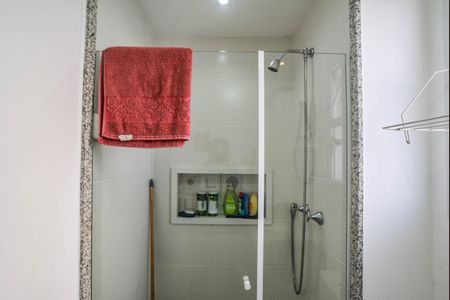 Apartamento à venda com 64m², 2 quartos e 1 vaga Apartamento à venda com 64m², 2 quartos e 1 vagaBanheiro da Suíte