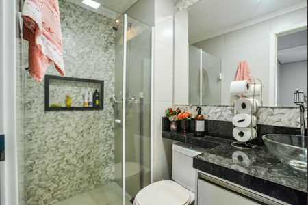 Apartamento à venda com 64m², 2 quartos e 1 vaga Apartamento à venda com 64m², 2 quartos e 1 vagaBanheiro Social