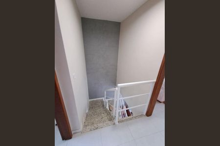 Casa à venda com 94m², 3 quartos e sem vaga