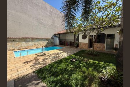 Casa à venda com 181m², 5 quartos e 2 vagas