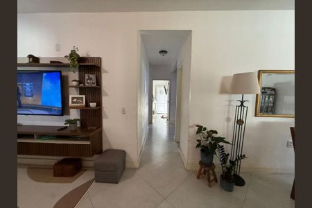 Casa à venda com 181m², 5 quartos e 2 vagas