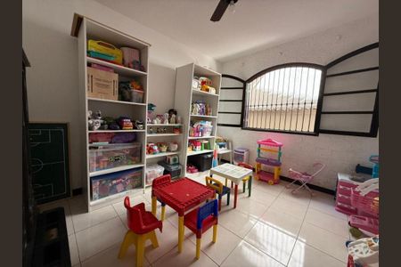 Casa à venda com 181m², 5 quartos e 2 vagas