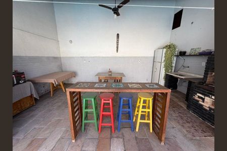 Casa à venda com 181m², 5 quartos e 2 vagas