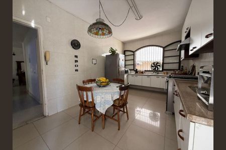 Casa à venda com 181m², 5 quartos e 2 vagas