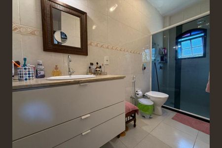 Casa à venda com 181m², 5 quartos e 2 vagas