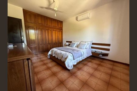 Casa à venda com 5 quartos, 181m² em Itaipu, Niterói