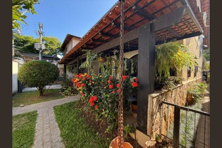 Casa à venda com 181m², 5 quartos e 2 vagas