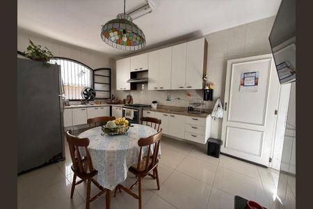 Casa à venda com 181m², 5 quartos e 2 vagas