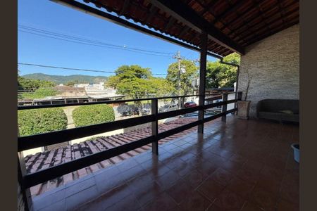 Casa à venda com 181m², 5 quartos e 2 vagas