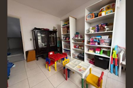 Casa à venda com 5 quartos, 181m² em Itaipu, Niterói