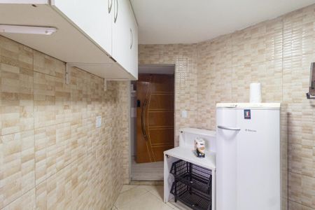 Apartamento à venda com 56m², 2 quartos e 1 vaga Apartamento à venda com 56m², 2 quartos e 1 vagaCozinha e área de serviço