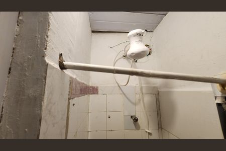 Banheiro de kitnet/studio para alugar com 1 quarto, 30m² em Centro, Salvador