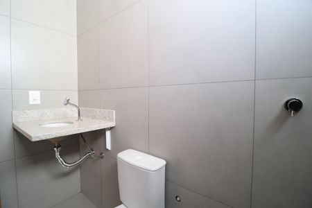 Banheiro do Quarto 1 de apartamento para alugar com 3 quartos, 92m² em Patrimônio, Uberlândia