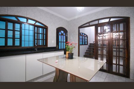 Casa para alugar com 120m², 2 quartos e 1 vaga