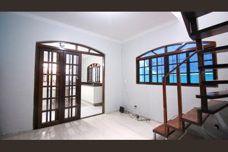 Casa para alugar com 120m², 2 quartos e 1 vaga