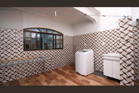Casa para alugar com 120m², 2 quartos e 1 vaga