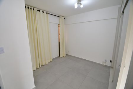 Sala de apartamento para alugar com 1 quarto, 40m² em Centro, Campinas