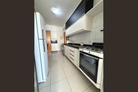Apartamento para alugar com 133m², 3 quartos e 2 vagas
