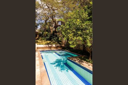 Casa à venda com 935m², 6 quartos e 8 vagas