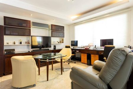 Casa à venda com 6 quartos, 935m² em Chácara Monte Alegre, São Paulo