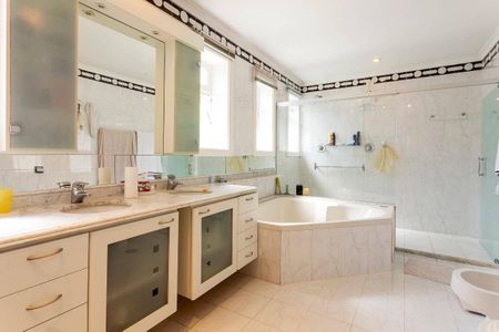 Casa à venda com 6 quartos, 935m² em Chácara Monte Alegre, São Paulo
