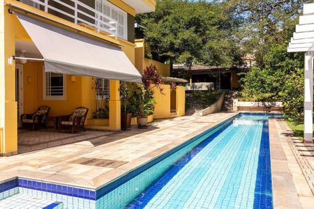 Casa à venda com 935m², 6 quartos e 8 vagas
