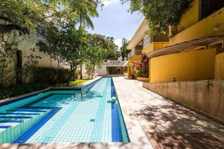 Casa à venda com 935m², 6 quartos e 8 vagas