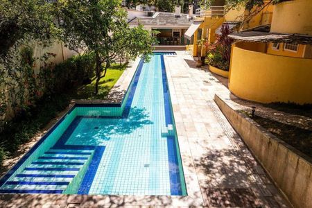 Casa à venda com 935m², 6 quartos e 8 vagas
