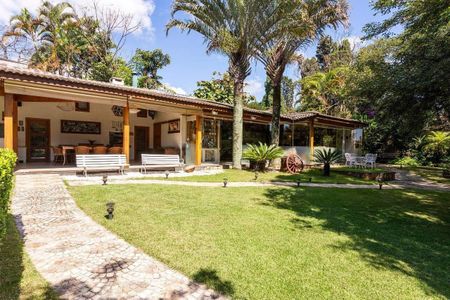 Casa à venda com 935m², 6 quartos e 8 vagas