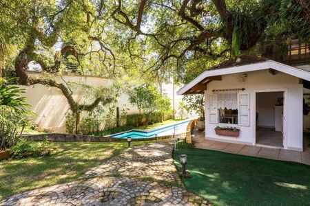 Casa à venda com 935m², 6 quartos e 8 vagas