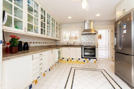 Casa à venda com 935m², 6 quartos e 8 vagas