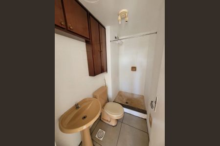 Banheiro de apartamento para alugar com 1 quarto, 40m² em Cavalhada, Porto Alegre