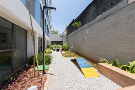 Studio para alugar com 27m², 1 quarto e sem vaga Studio para alugar com 27m², 1 quarto e sem vagaEspaço Pets
