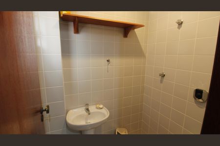 Apartamento para alugar com 147m², 4 quartos e 2 vagasBanheiro de serviço