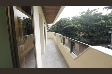 Apartamento para alugar com 147m², 4 quartos e 2 vagasVaranda