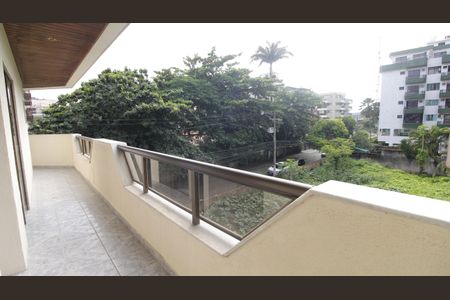 Apartamento para alugar com 147m², 4 quartos e 2 vagasVaranda