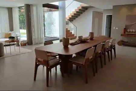 Casa à venda com 4 quartos, 700m² em Alphaville Residencial Um, Barueri