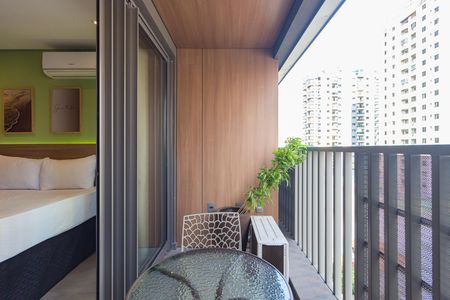 Varanda de kitnet/studio para alugar com 1 quarto, 26m² em Vila Regente Feijó, São Paulo