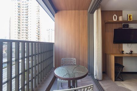 Varanda de kitnet/studio para alugar com 1 quarto, 26m² em Vila Regente Feijó, São Paulo