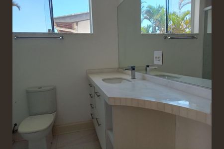 Casa de condomínio para alugar com 400m², 4 quartos e sem vaga