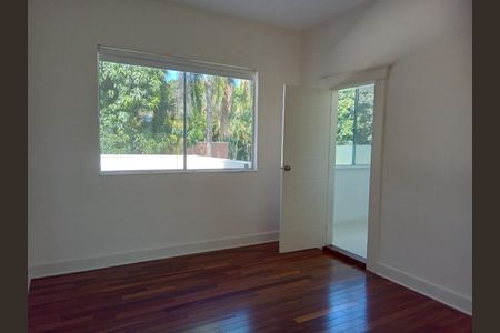 Casa de condomínio para alugar com 400m², 4 quartos e sem vaga