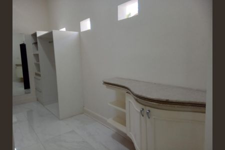 Casa de condomínio para alugar com 400m², 4 quartos e sem vaga