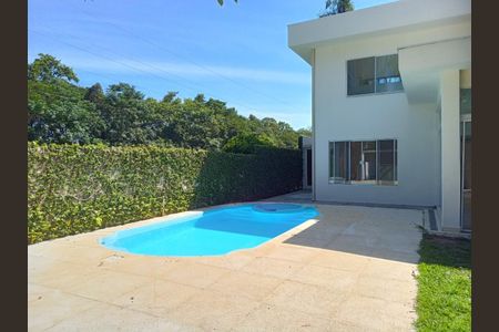 Casa de condomínio para alugar com 400m², 4 quartos e sem vaga