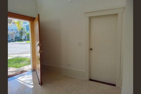 Casa de condomínio para alugar com 400m², 4 quartos e sem vaga